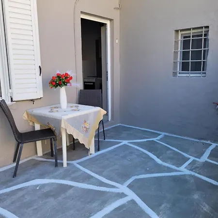 Sebastian Luxury House *